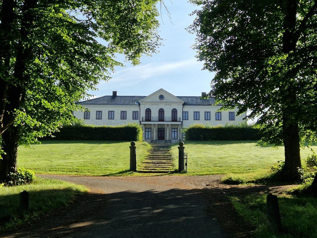 Pensjonat Naeaes Slott Floda  Zewnętrze zdjęcie