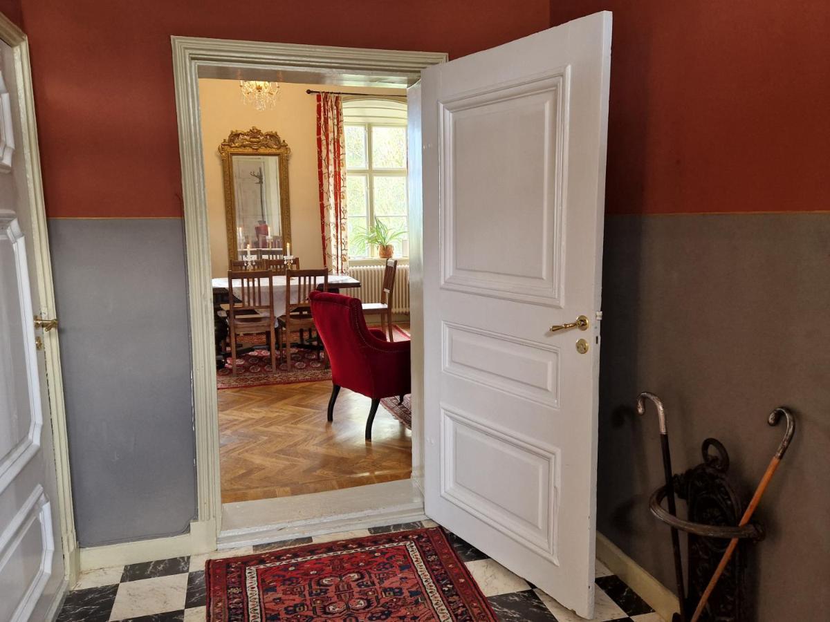Pensjonat Naeaes Slott Floda  Zewnętrze zdjęcie