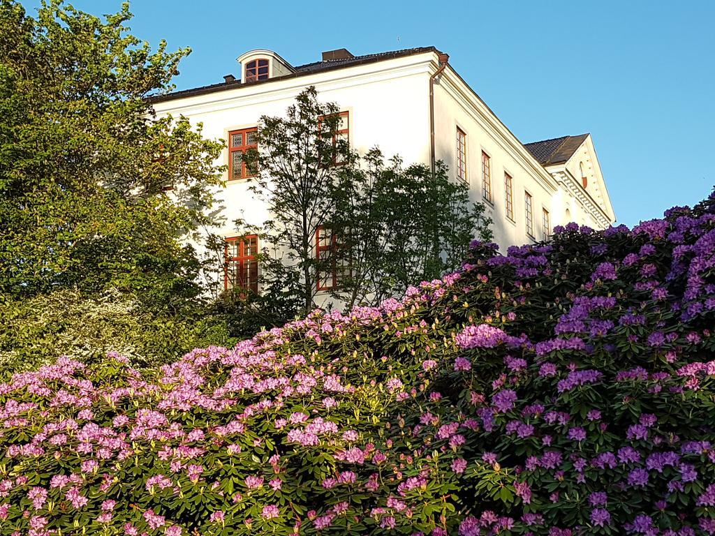 Pensjonat Naeaes Slott Floda  Zewnętrze zdjęcie
